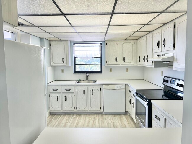 Foto del edificio - 300 N Hwy A1A