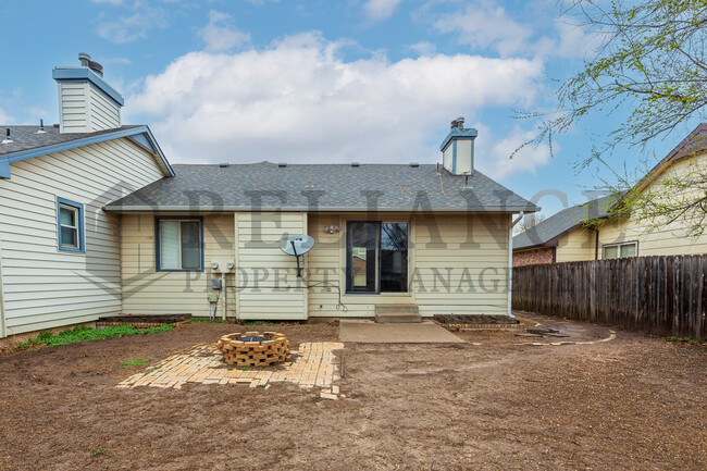 Building Photo - 10525 W Texas St