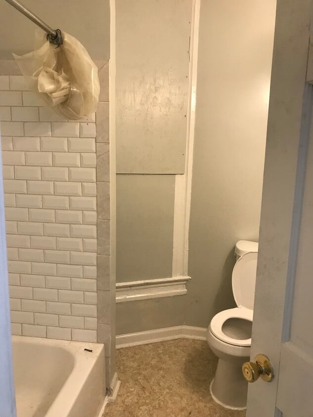 Primary Photo - 2020 W North Ave
