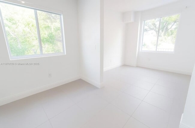 Foto del edificio - 541 NW 33rd St