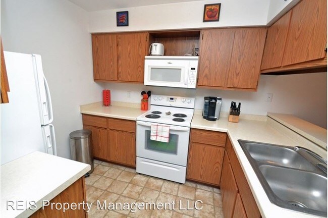 Building Photo - N110W16931 Ashbury Cir