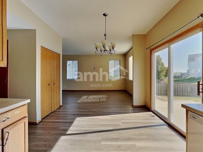 Foto del edificio - 1217 Violet Ln