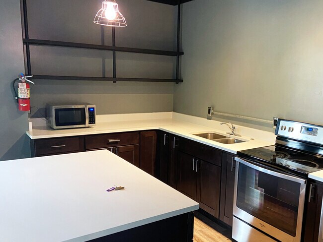 Building Photo - 1 Mound St