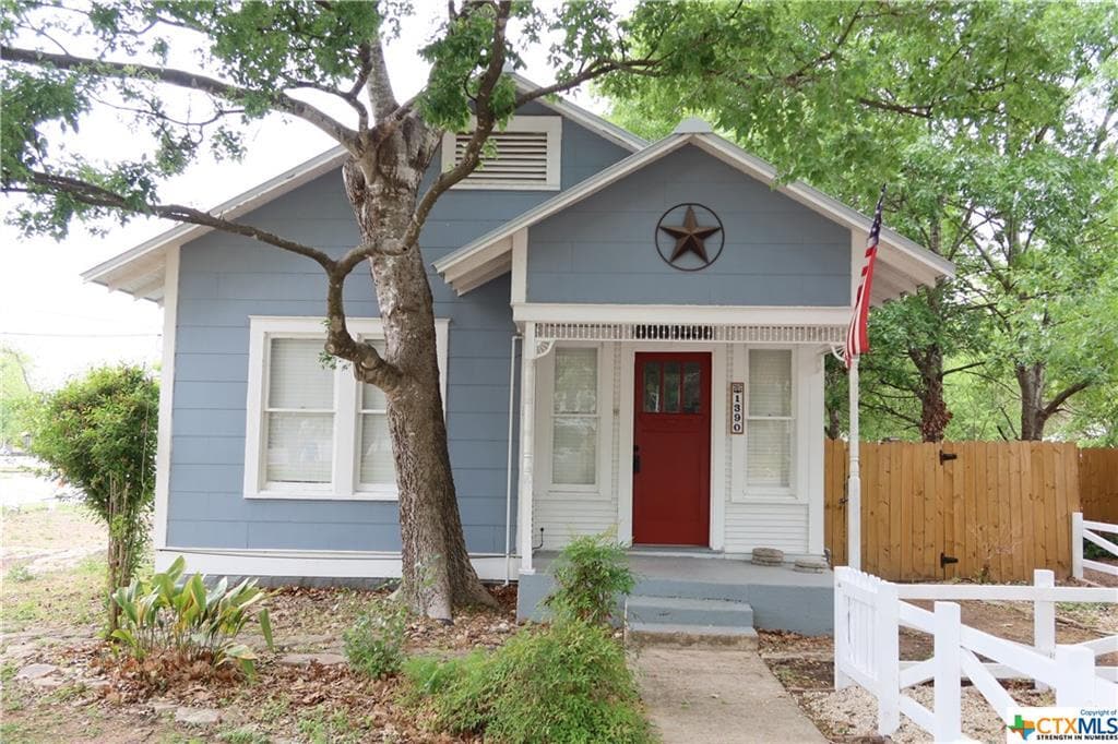 Foto principal - 1390 Cross St