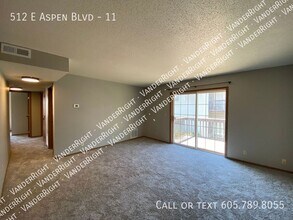 Building Photo - 512 E Aspen Blvd