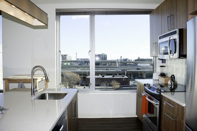 Foto del edificio - 350 Harrison Ave