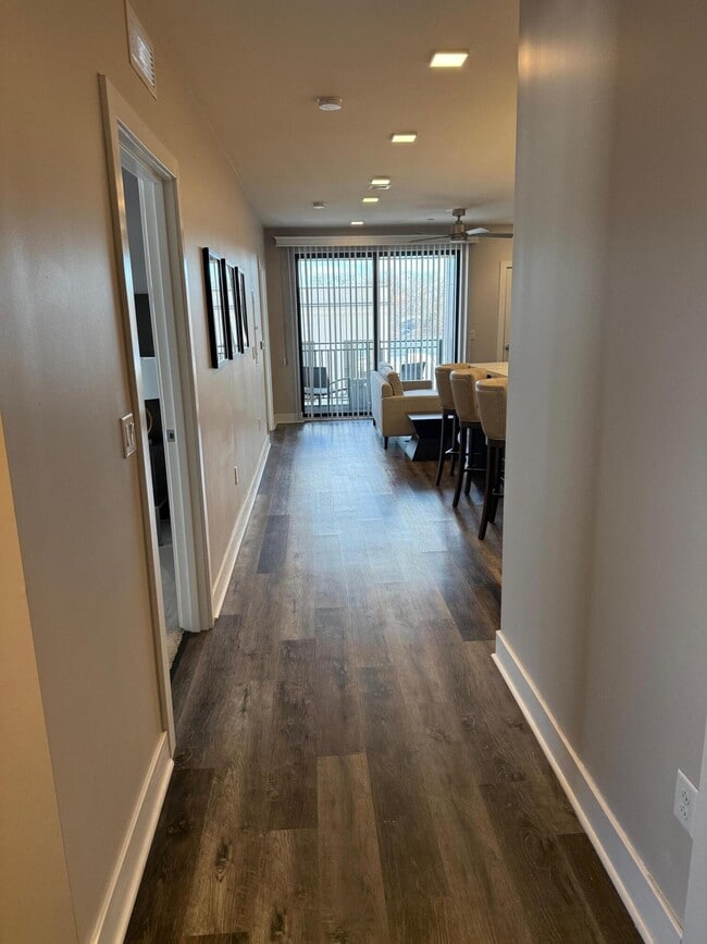 Foto del edificio - 480 N Main St