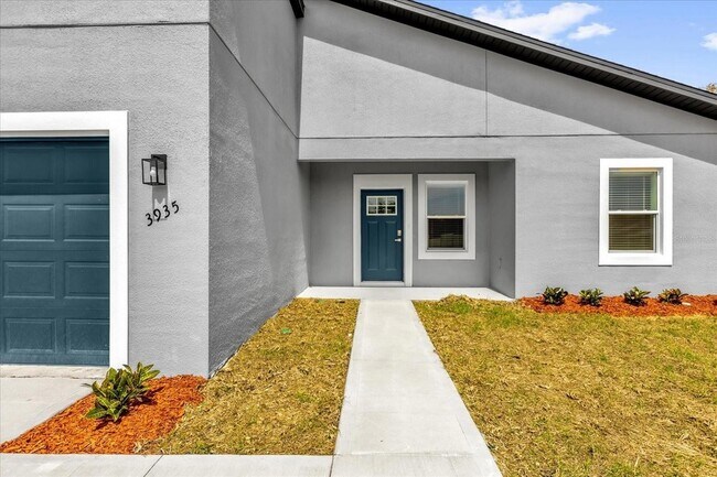 Building Photo - 3935 SW 151st Pl