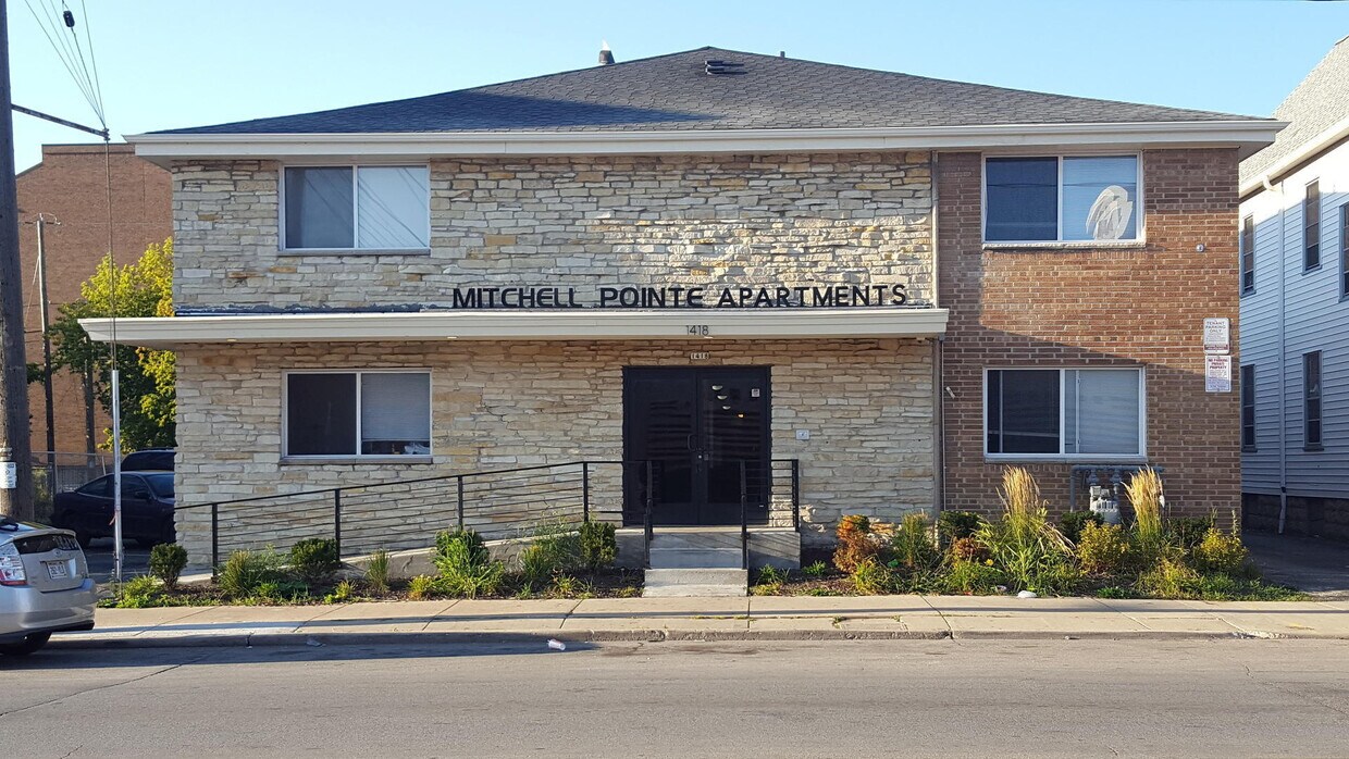 Primary Photo - 1418 W Mitchell St