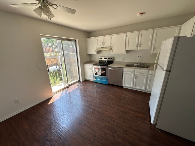 Building Photo - LOCATION LOCATION!! Open and inviting 3-be...