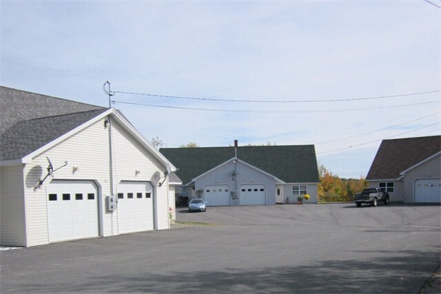 Primary Photo - 15 Duran Farm Ln