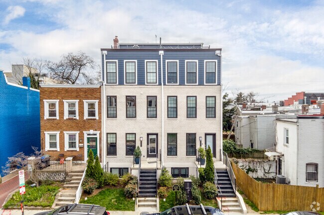 Building Photo - 526 Lamont St NW