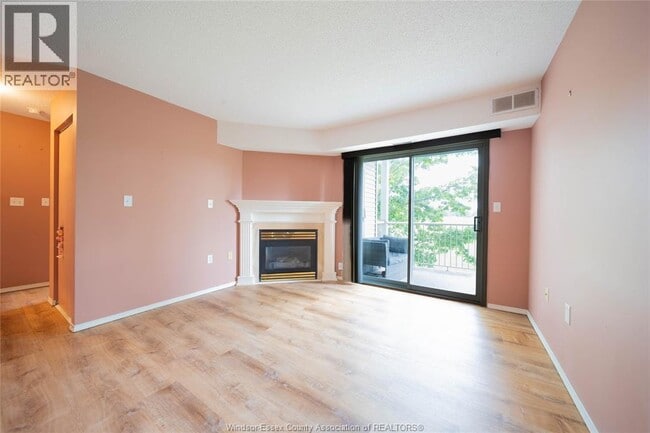 Building Photo - 2922 Rivard Ave