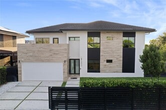Building Photo - 17900 SW 149th Ave