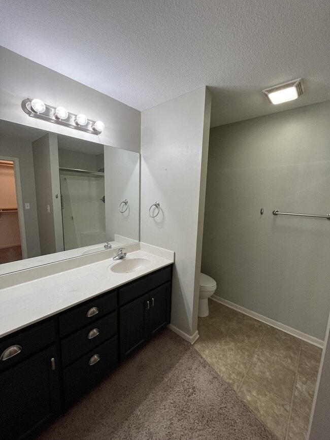 Foto del edificio - 1204 Dustins Way