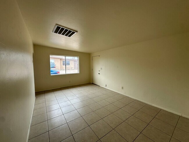 Foto del edificio - 2814 N Fontana Ave