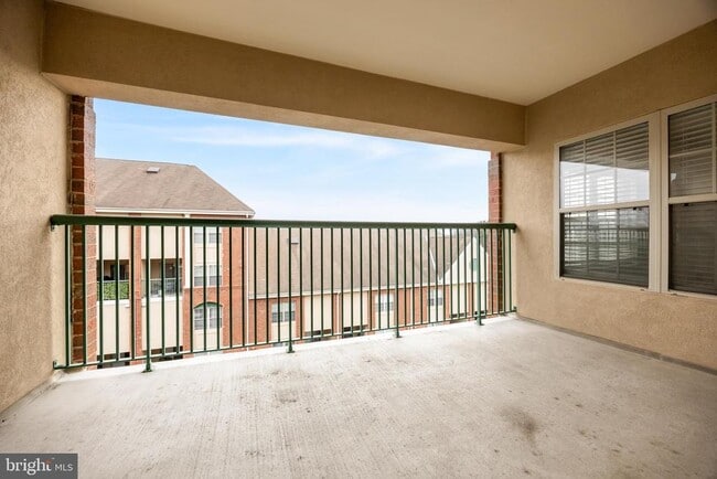 Foto del edificio - 6070 Main St