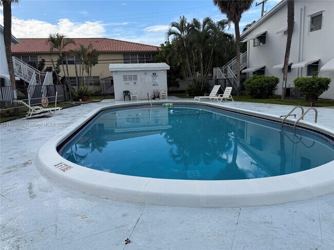 Foto del edificio - 2020 NE 51st Ct