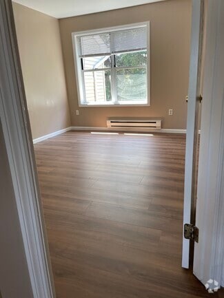 Building Photo - 105 Pickwick Pl