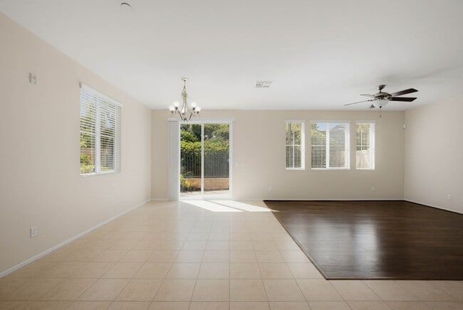 Building Photo - 42910 Avenida Amistad