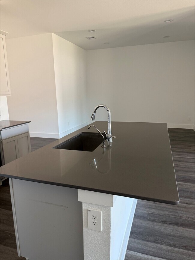 Foto del edificio - 15228 Tattle Crk Ln