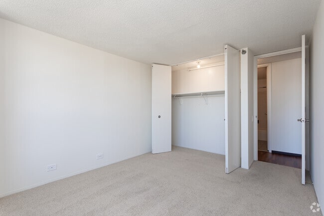 Building Photo - Presidential Towers