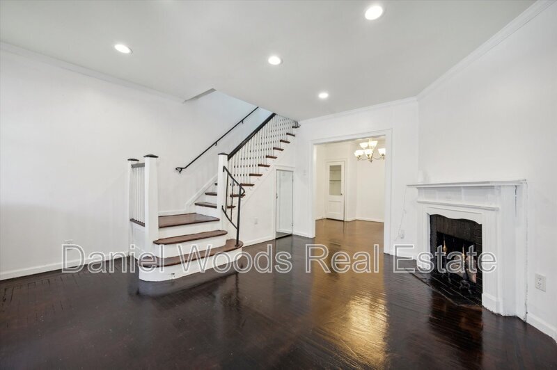 Primary Photo - 6725 N Smedley St