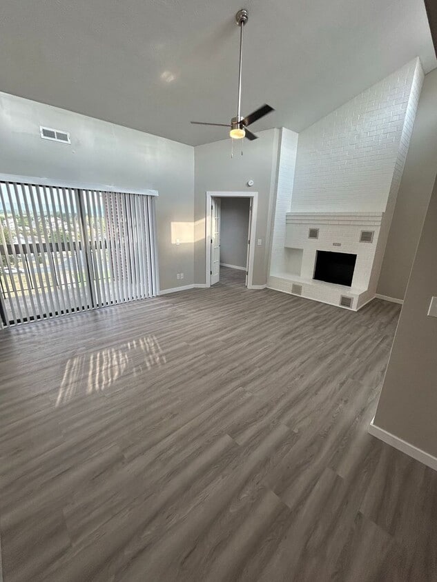 Foto principal - 1018 Blue Ridge Dr