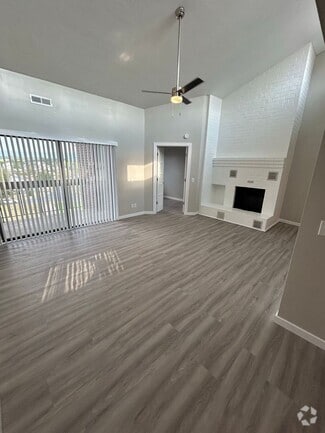 Building Photo - 1018 Blue Ridge Dr