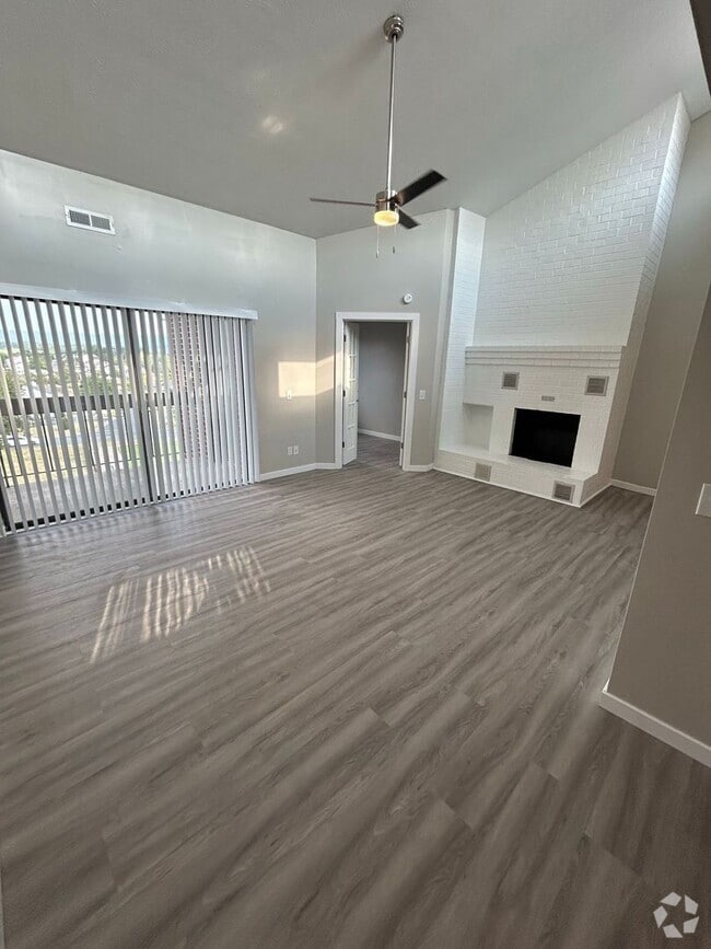 Building Photo - 1018 Blue Ridge Dr