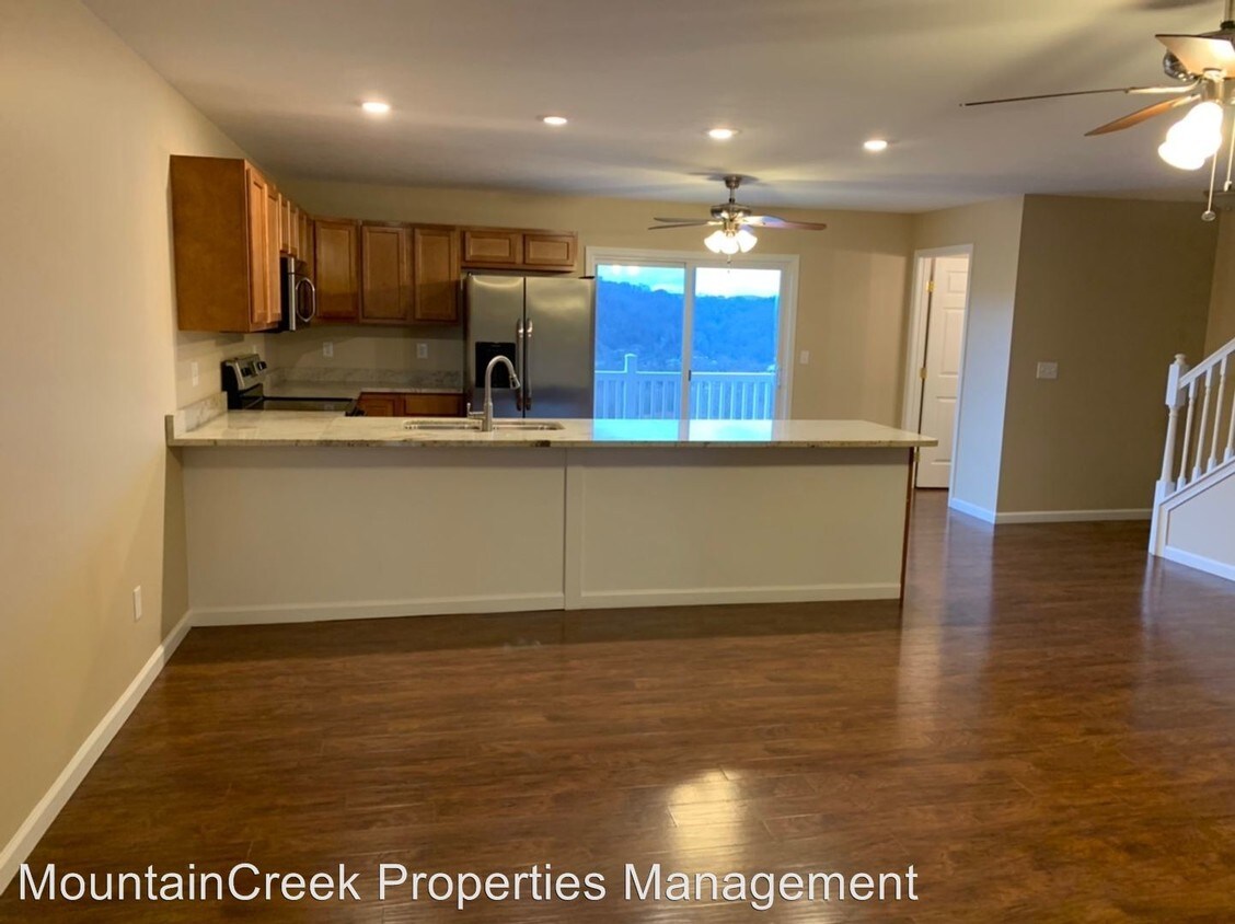 Foto principal - 522 Black Stone Dr