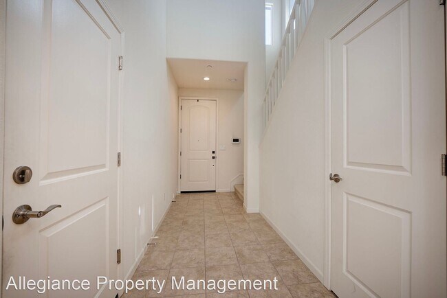 Foto del edificio - 3 br, 2.5 bath House - 1175 Dartmouth Cir
