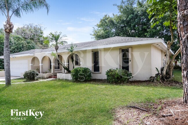 Building Photo - 1032 SE Floresta Dr