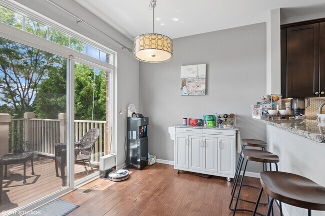 Foto del edificio - 2814 Henley Ln