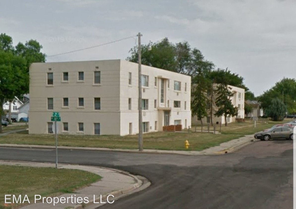 Primary Photo - 1020 N 2nd St