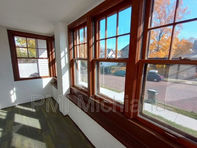 Foto del edificio - 617 Clinton St