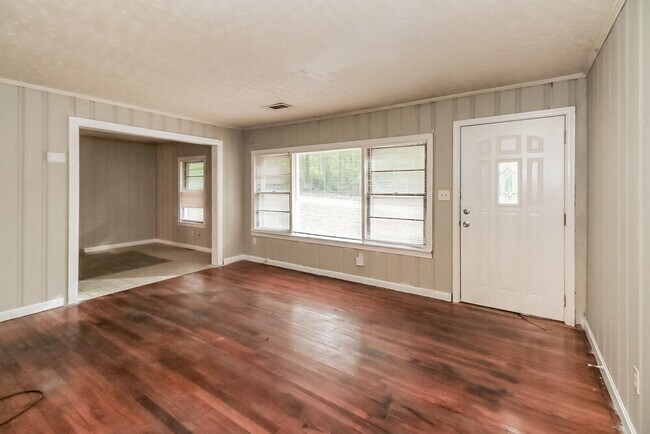 Building Photo - 3705 Orchard Dr SW