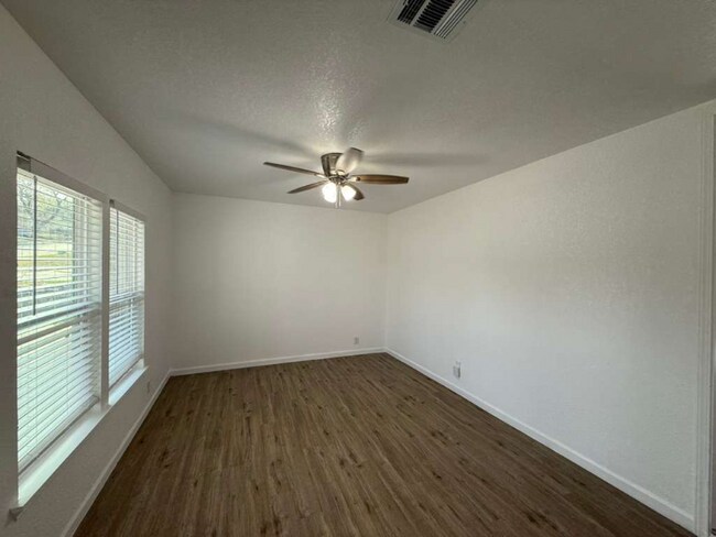 Building Photo - 8827 Slumber Ln