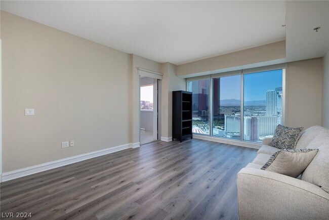 Building Photo - 2700 S Las Vegas Blvd