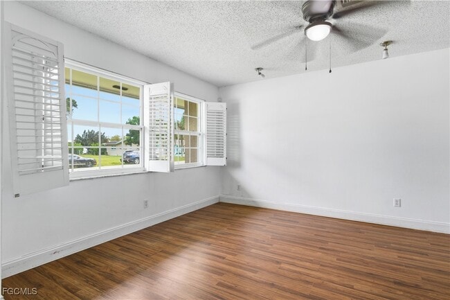 Foto del edificio - 4520 SE 11th Pl