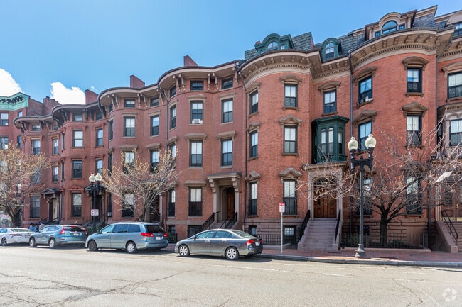 Building Photo - 571 Massachusetts Ave