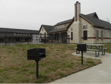 Building Photo - Mexia Gardens Apartments