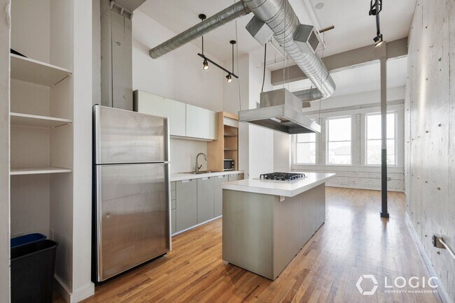 Foto del edificio - 159 W Broadway-304