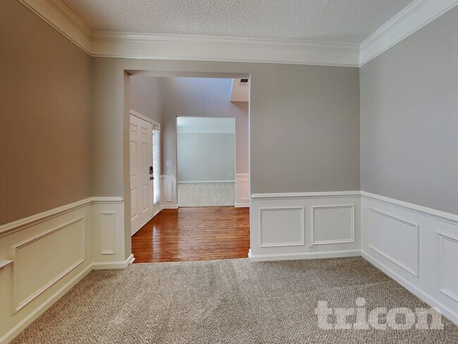 Building Photo - 312 Buckthorne Dr