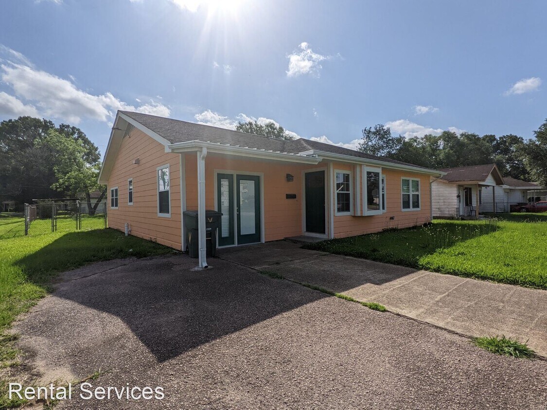 4 br, 2 bath House 5415 S Ave. House Rental in Beaumont, TX