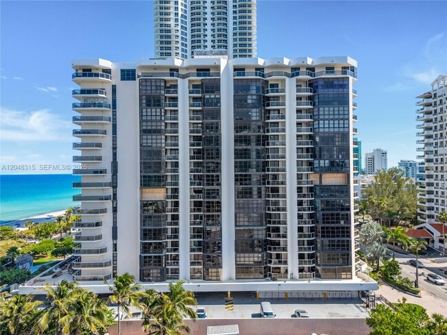 Building Photo - 6423 Collins Ave