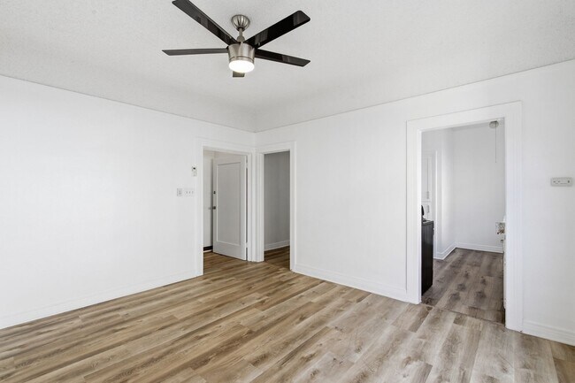 Foto del edificio - 707 W 48th St