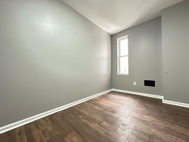 Foto del edificio - 3+ Bedroom Section 8 Vouchers Accepted!