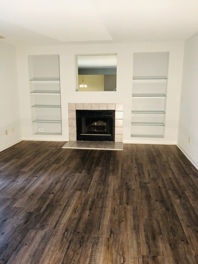 Foto principal - 140 Springberry Ln