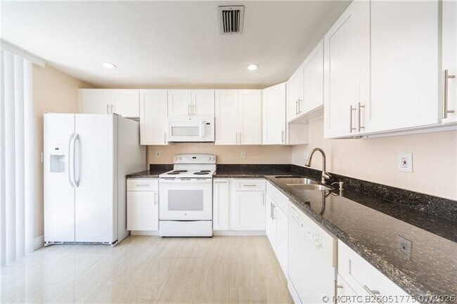 Building Photo - 1343 Hampton Blvd